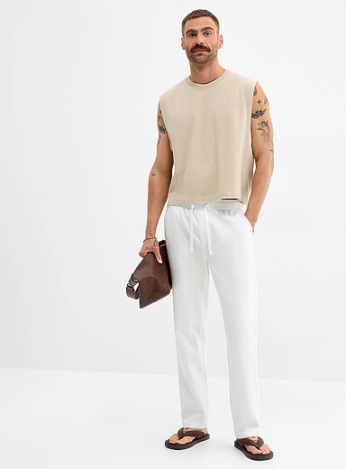 Public Beach: Le pantalon trame textur&eacute;e <b>Coupe &eacute;troite</b> Blanc cass&eacute; pour homme