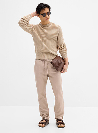Le pantalon trame textur&eacute;e <b>Coupe &eacute;troite</b>