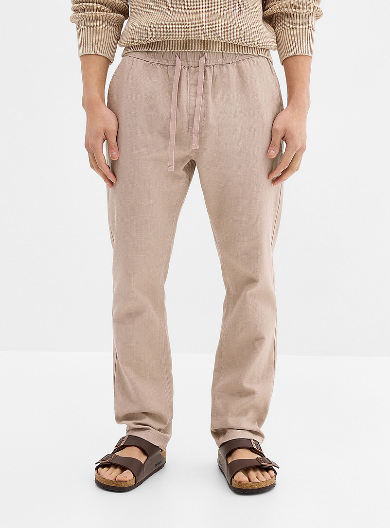 Public Beach Sand Textured weft pant <b>Slim fit</b> for men