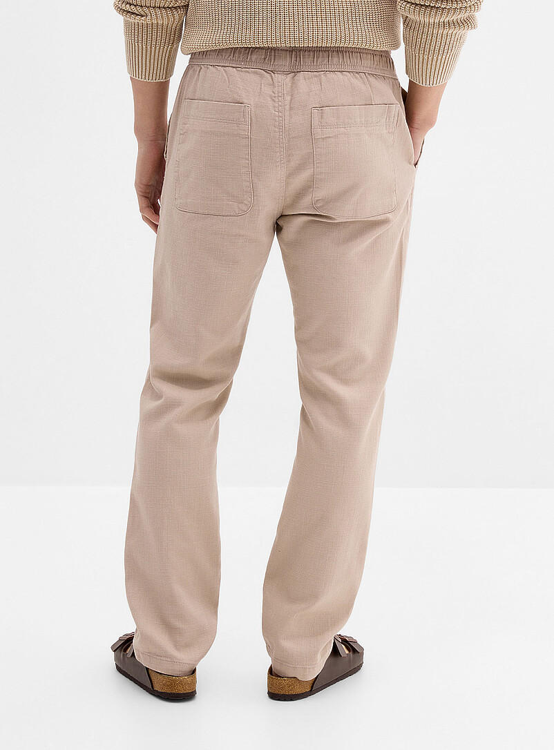 Public Beach Sand Textured weft pant <b>Slim fit</b> for men
