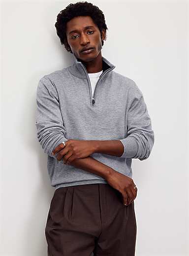 Le chandail col zipp&eacute; tricot souple