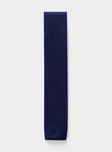 La cravate en laine &eacute;troite tricot piqu&eacute;