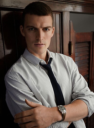 Embossed knit skinny tie