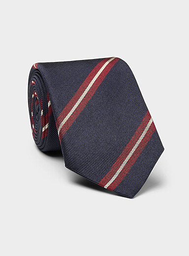 La cravate rayure <i>preppy</i> double