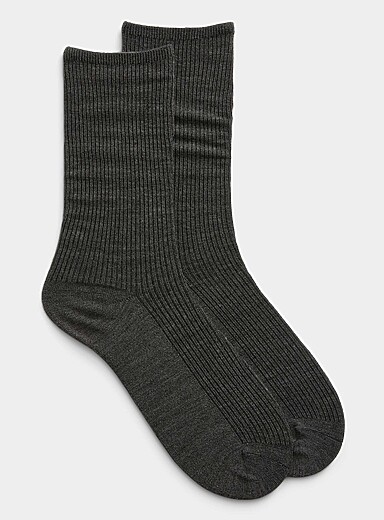 Non-elastic wool-blend dress socks