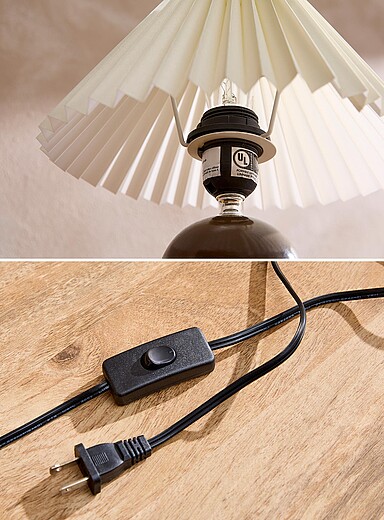 Pleated lampshade ceramic table lamp