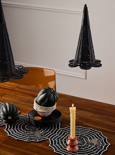 Le chapeau de sorci&egrave;re d&eacute;coratif effet rotin <b>Collection d'Halloween</b>