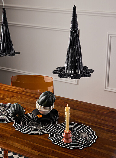 Le grand chapeau de sorci&egrave;re d&eacute;coratif effet rotin <b>Collection d'Halloween</b>