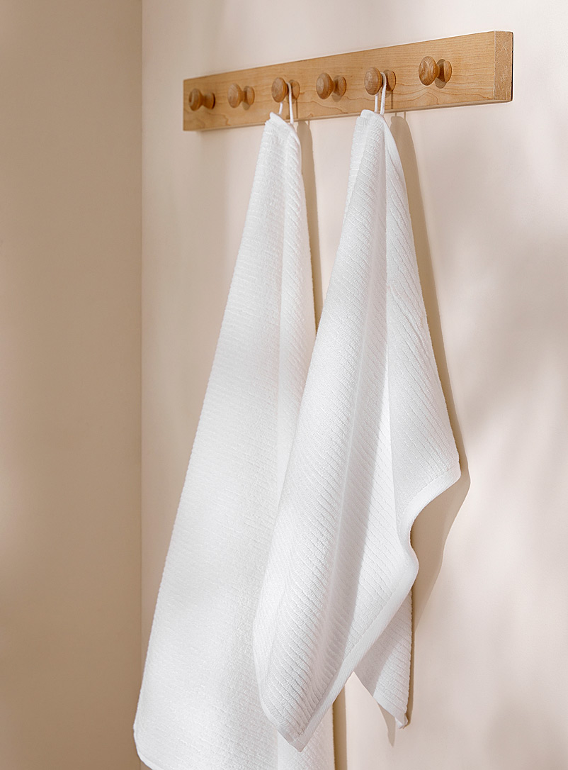 Simons Maison Black Cotton and modal towels Ultra-soft and fluffy, grooved texture