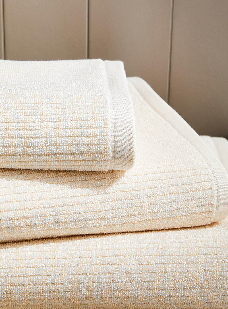 Simons Maison Black Cotton and modal towels Ultra-soft and fluffy, grooved texture