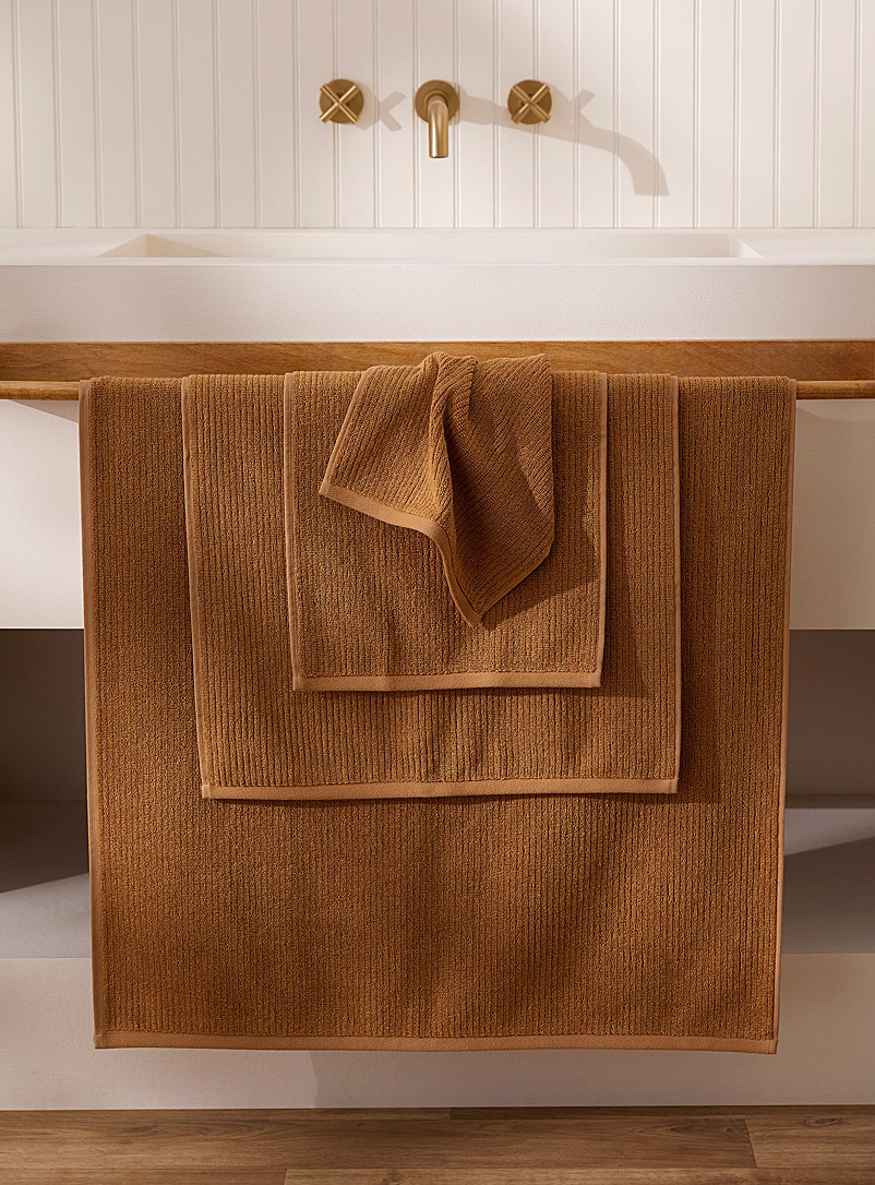 Simons Maison Honey/Camel Cotton and modal towels Ultra-soft and fluffy, grooved texture