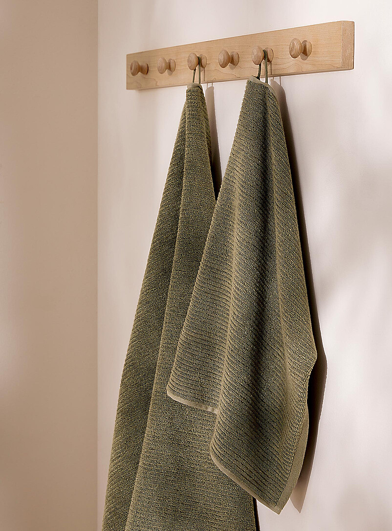 Simons Maison Black Cotton and modal towels Ultra-soft and fluffy, grooved texture