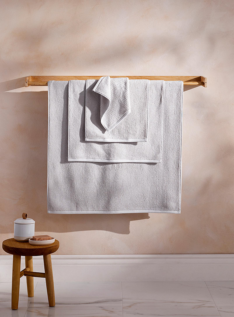 Simons Maison: Les serviettes coton et modal Ultradouces et moelleuses, texture rainurée Gris clair