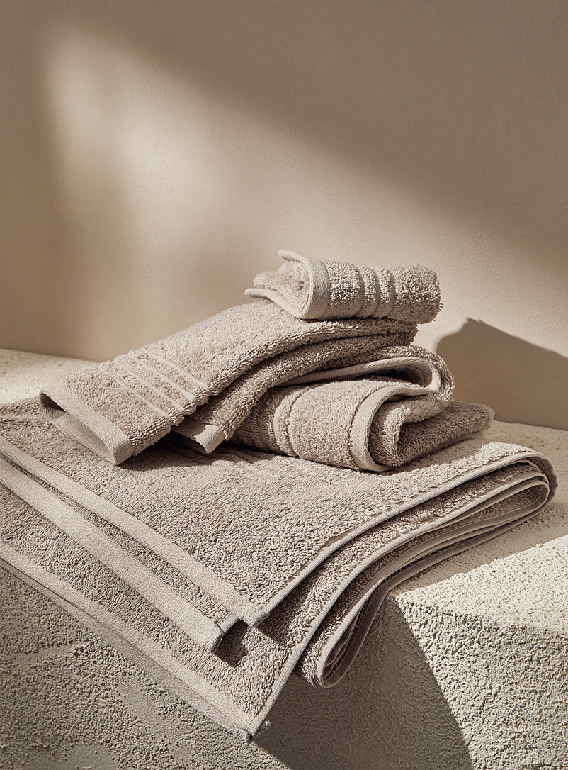 Simons Maison Silver Egyptian cotton towels