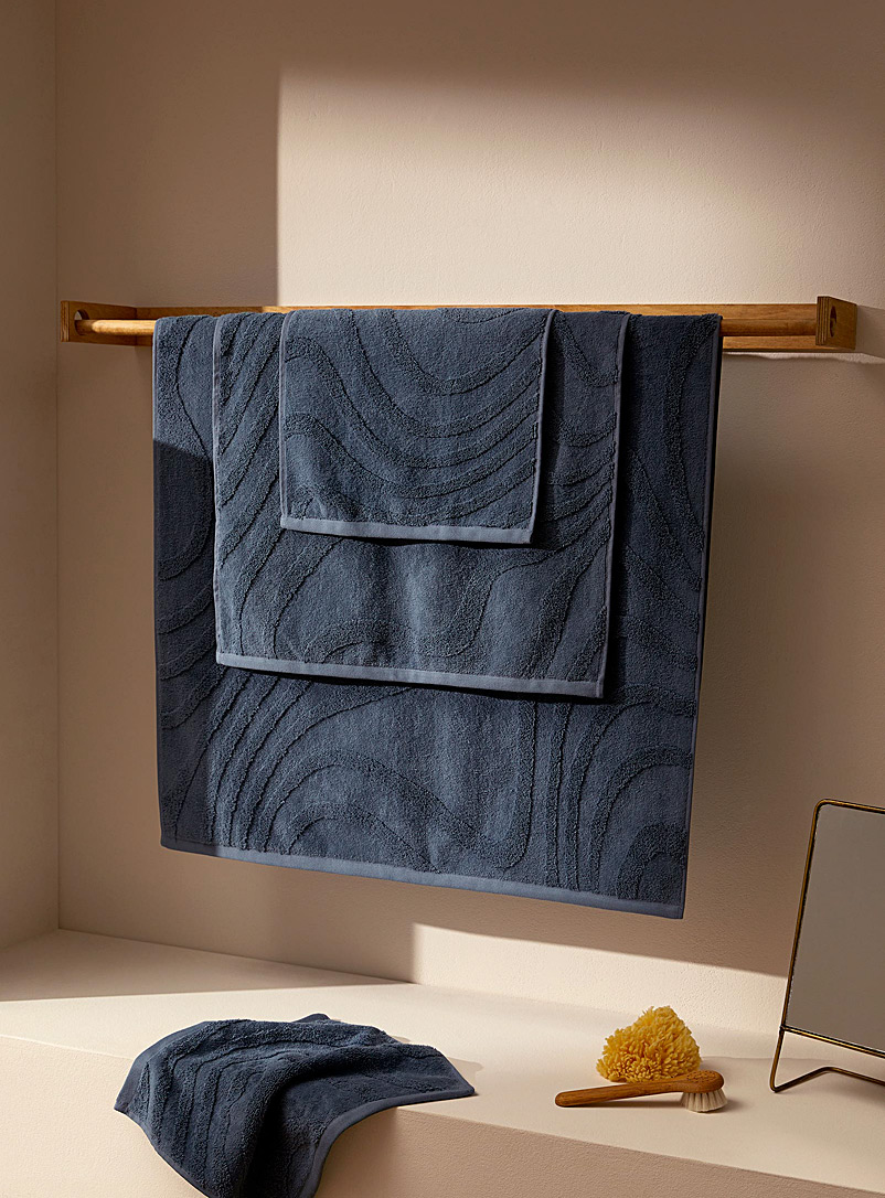 Simons Maison: Les serviettes vagues touffetées Bleu moyen-ardoise
