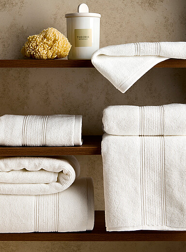 Les serviettes coton biologique Absorbantes et r&eacute;sistantes, texture boucl&eacute;e