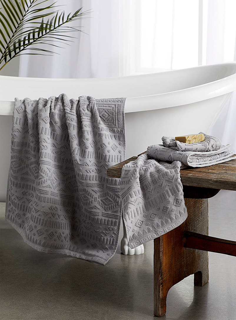 Simons Maison Grey Embossed bogolan towels