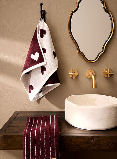 Heart and stripe organic cotton hand towels Set of 2