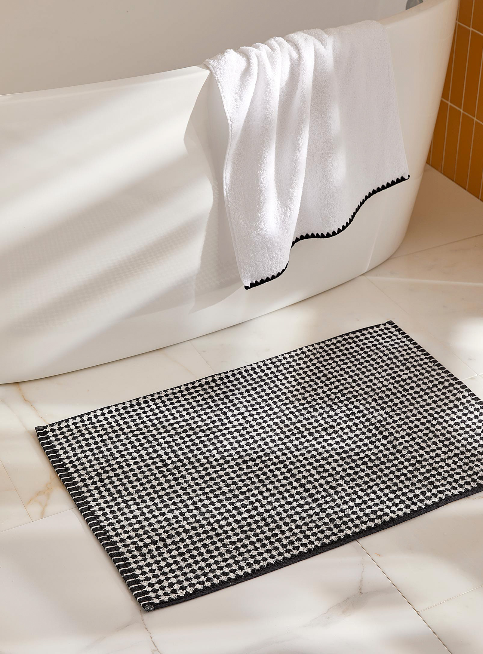 Simons Maison - Black and white diamonds organic cotton bath mat 50 x 80 cm