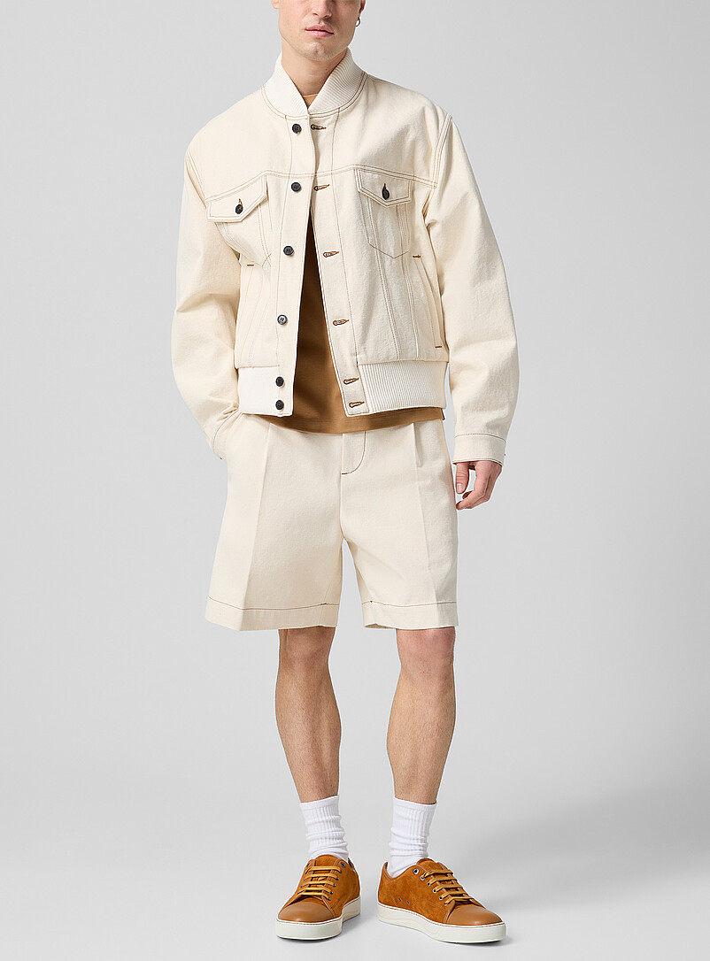 Contrasting Stitching Pleated Short
