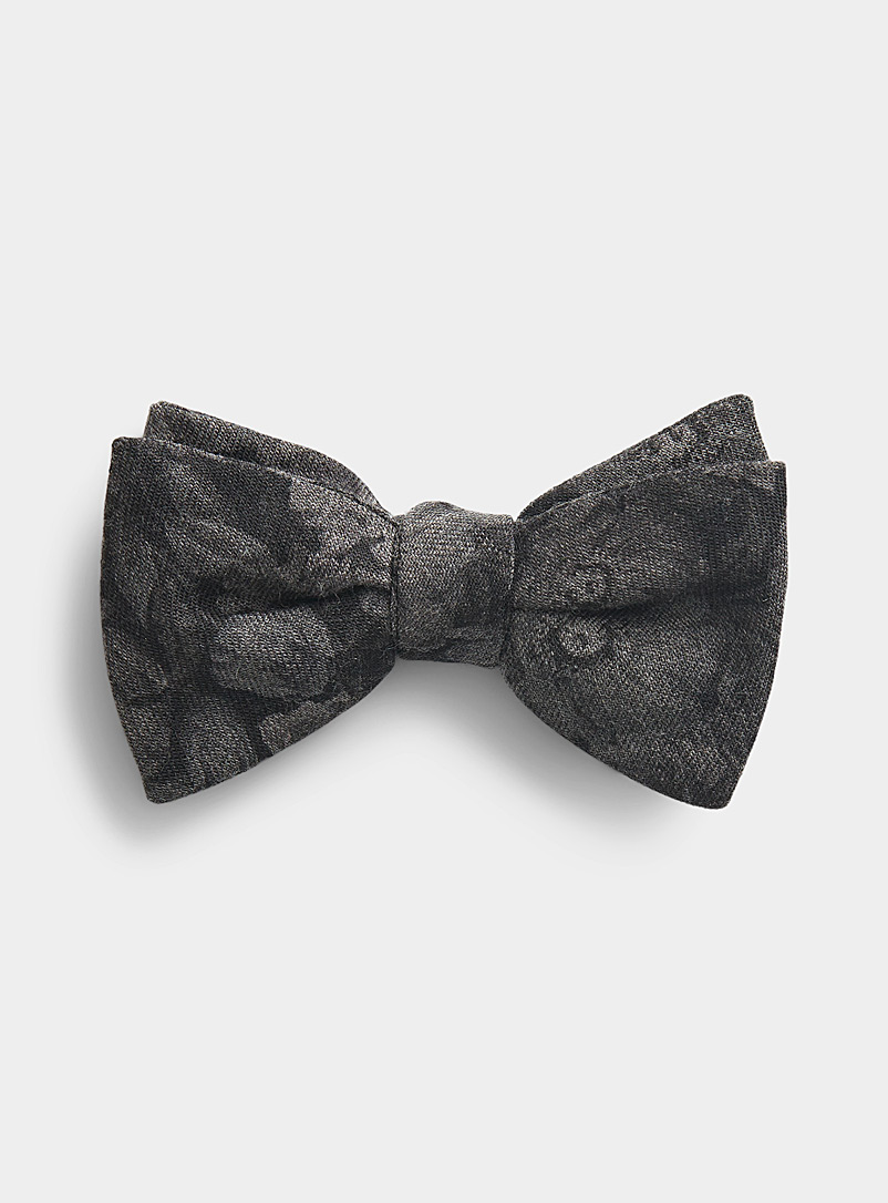 Blick Black Nocturnal garden bow tie for men