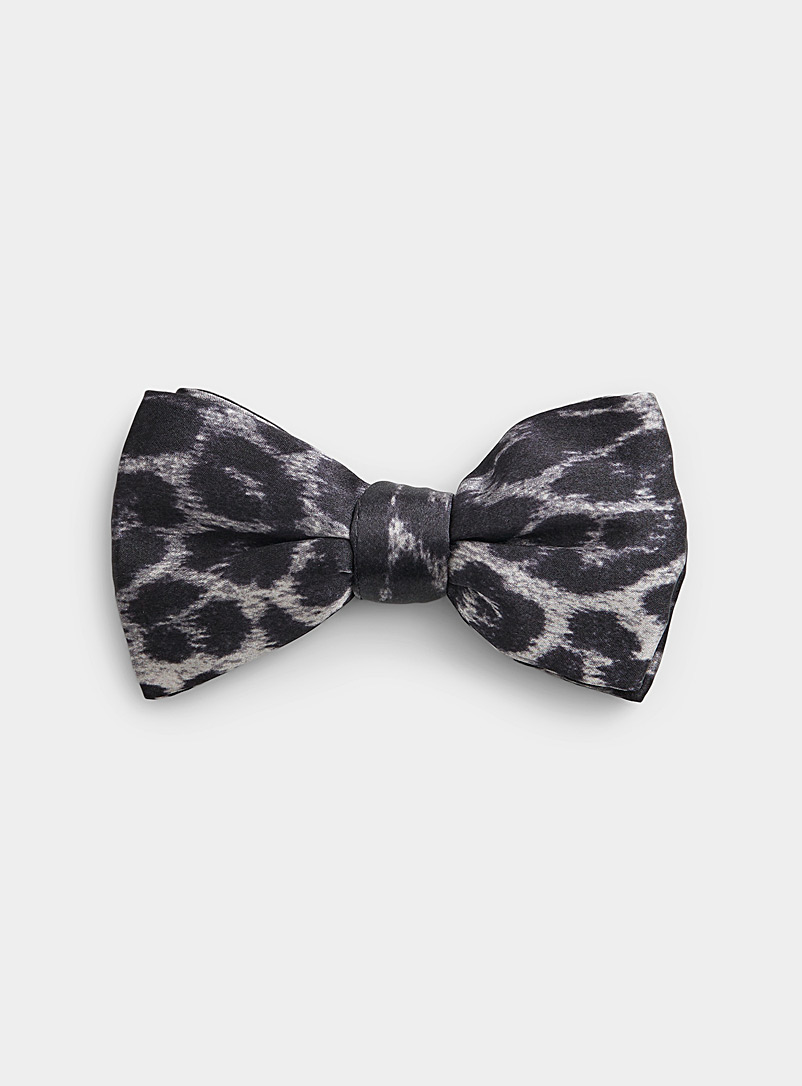 Blick Patterned grey Leopard pattern bow tie for men