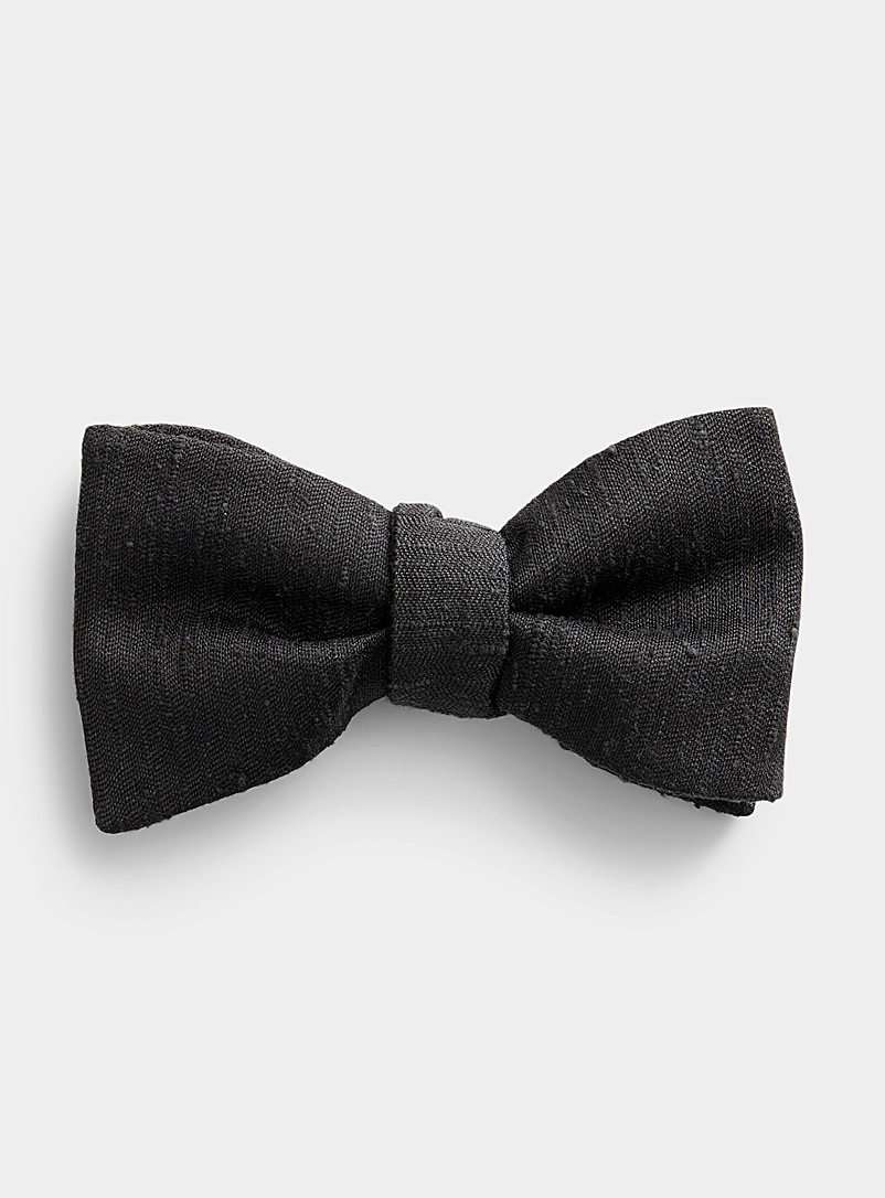 Blick Black Textured solid bow tie for men
