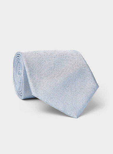 Satiny piqu&eacute; tie