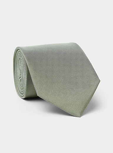 Satiny pastel tie