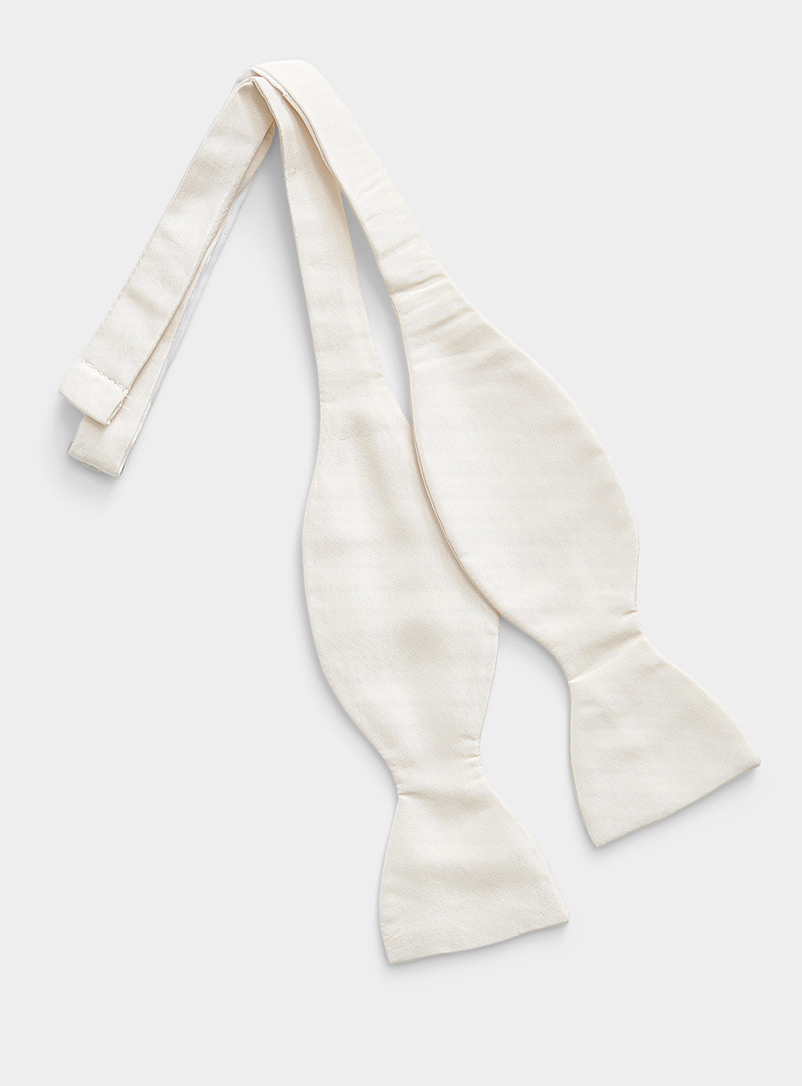Blick White Silk bow tie for men