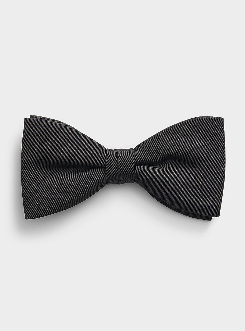 Satiny twill bow tie product image (primary)