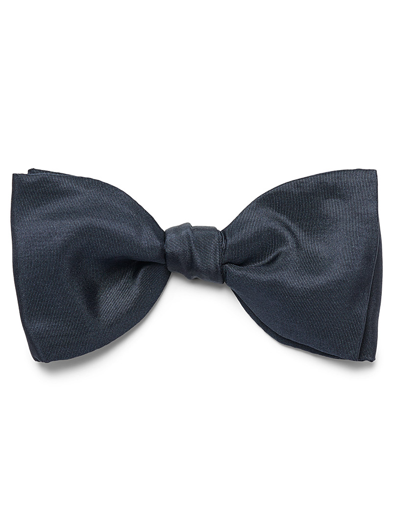 Silk bow tie product image 2