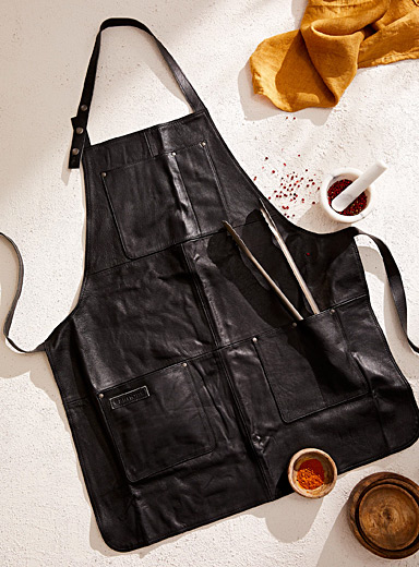 Le tablier noir cuir v&eacute;ritable