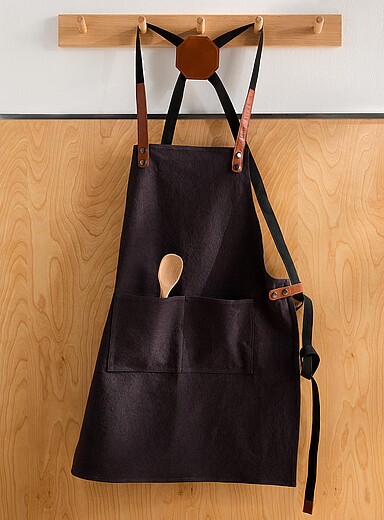 Leather accents canvas apron