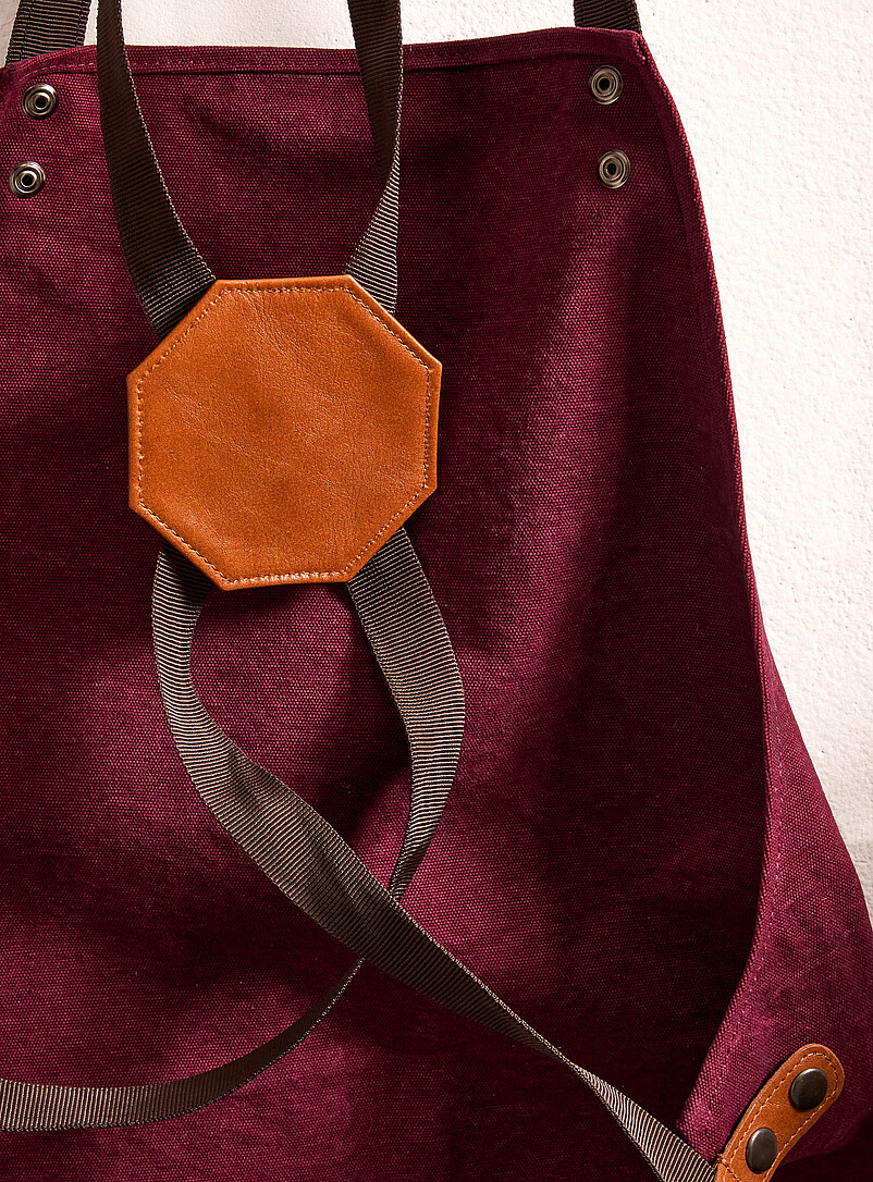 Leather accents canvas apron product image 3