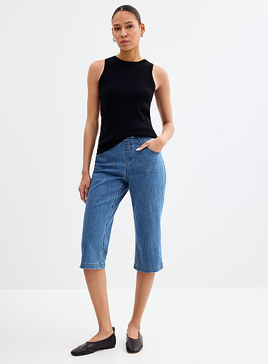 Side slit stretch denim capri legging