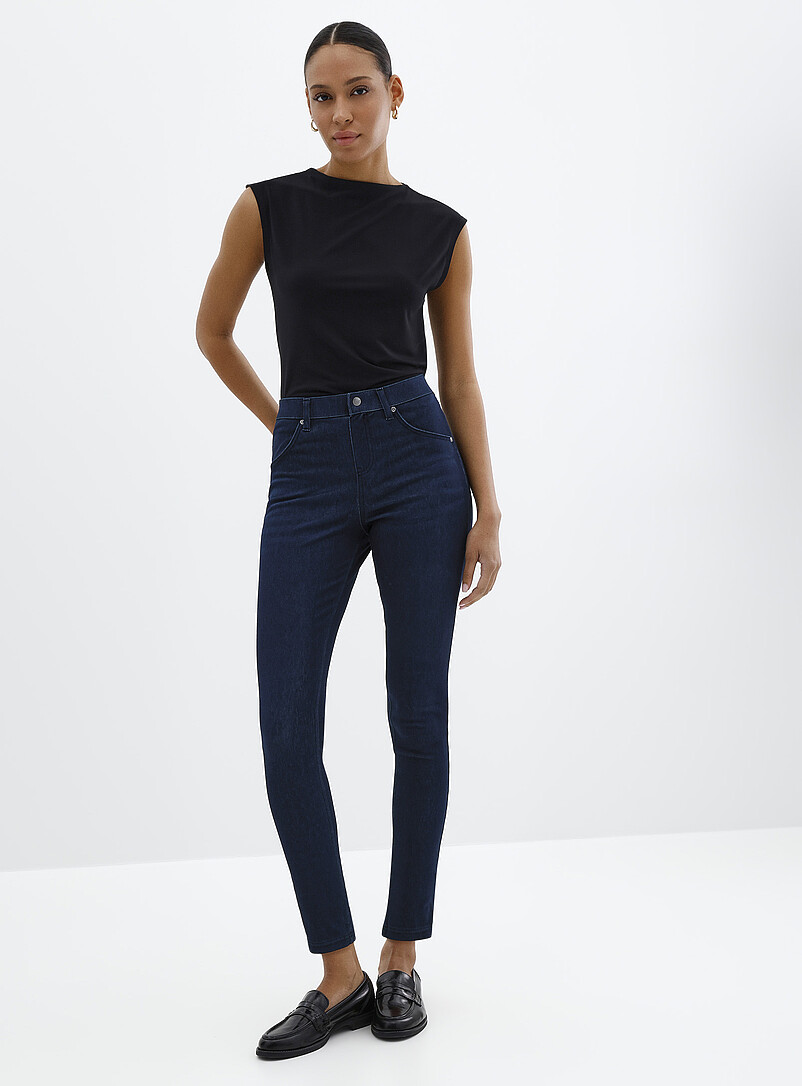 High-Rise Essential Jegging