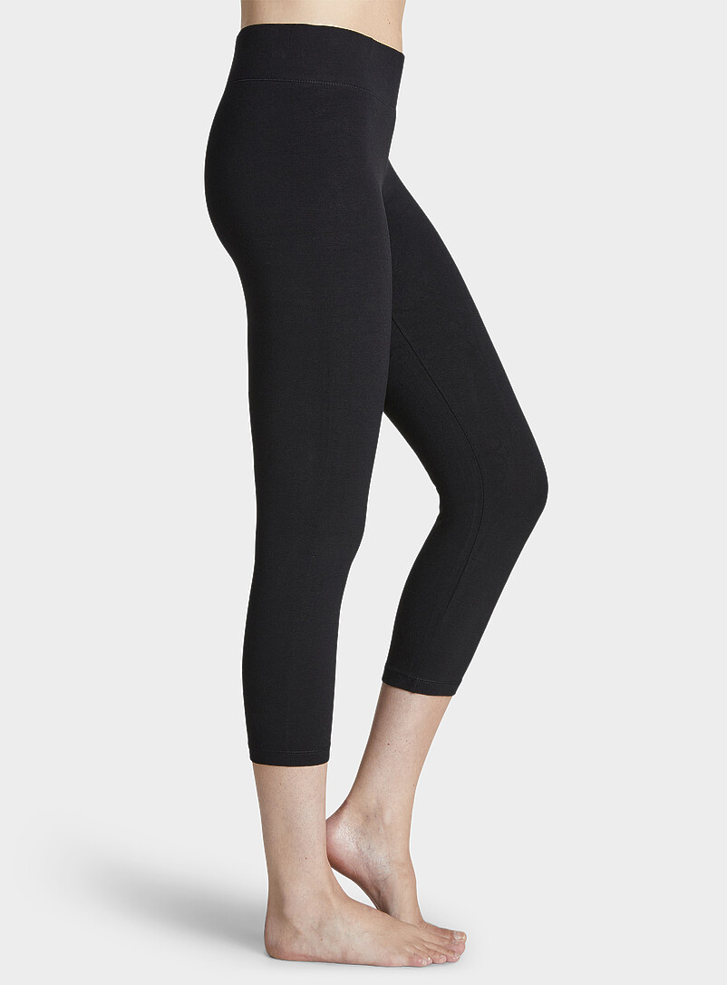 Solid capri legging product image (primary)