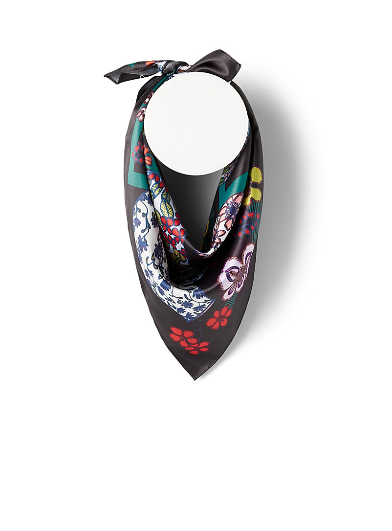 Echo Design Patterned Black Flower and faience scarf for women