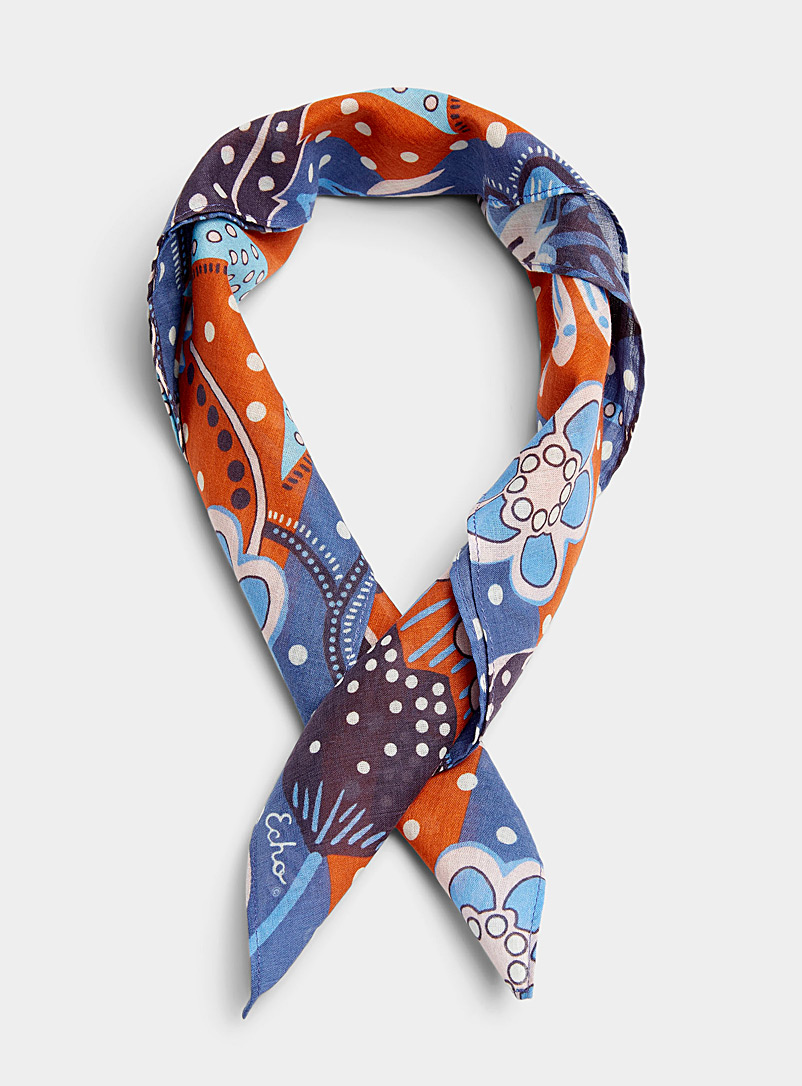 Echo Design: Le foulard manifestation florale Brun à motifs pour femme