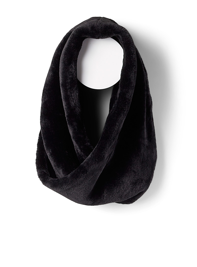 Echo Design Black Soft plush twisted collar for women