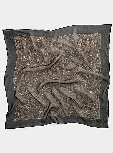 Le grand foulard diaphane paisley sombre pure soie