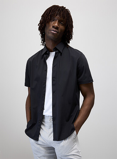 La chemise &eacute;pur&eacute;e toile extensible <b>Coupe r&eacute;guli&egrave;re</b>