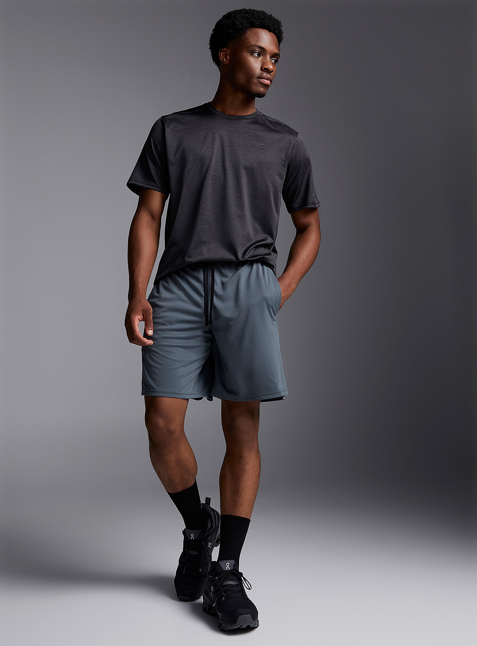 Under Armour Micro-perforated Fluid Short In Dark Grey
