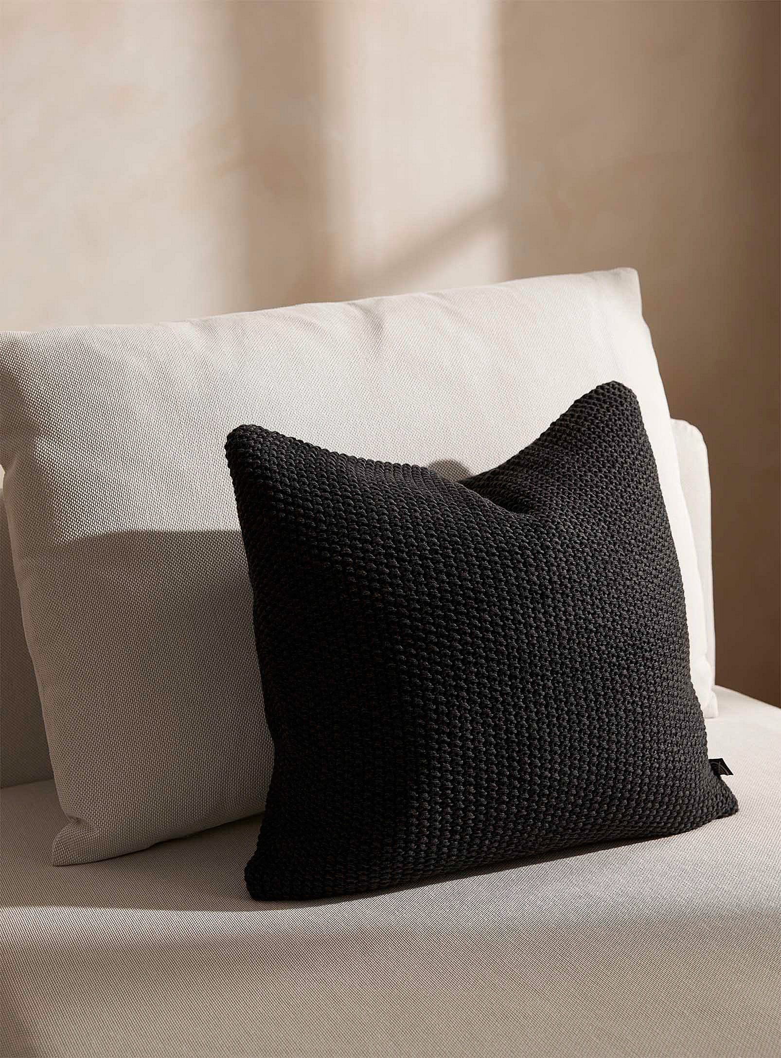 Simons Maison Cozy Knit Cushion 45 X 45 Cm In Black