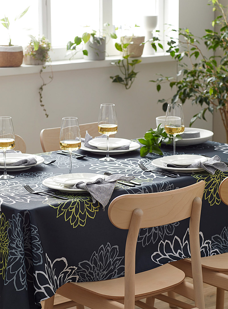 Simons Maison Assorted Traced flowers tablecloth