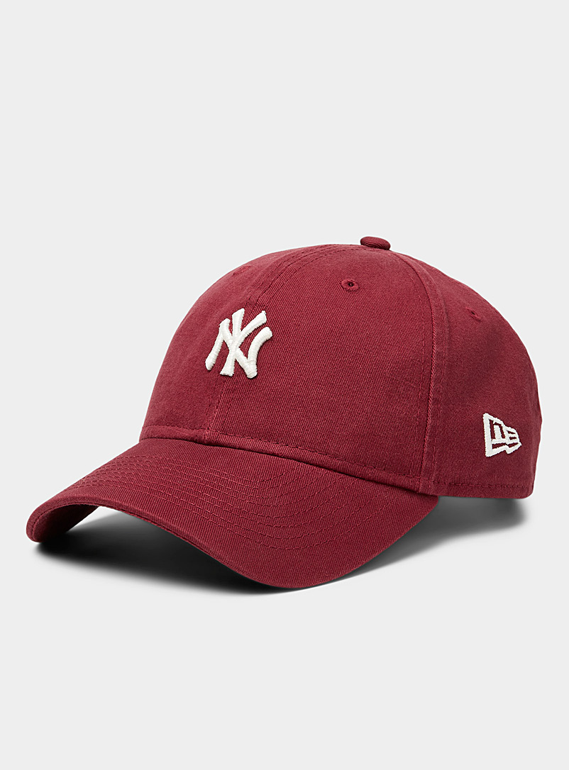 New Era Patterned Red New York Yankees mini-logo cap for men