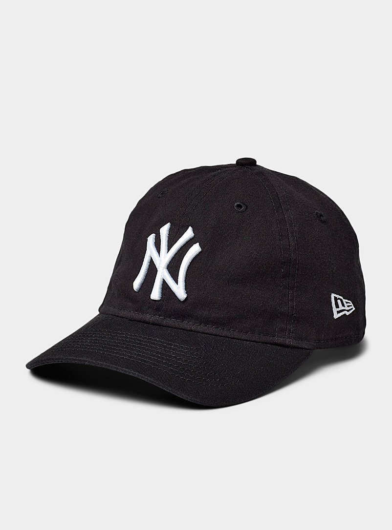 New Era Black Yankees baseball cap for women