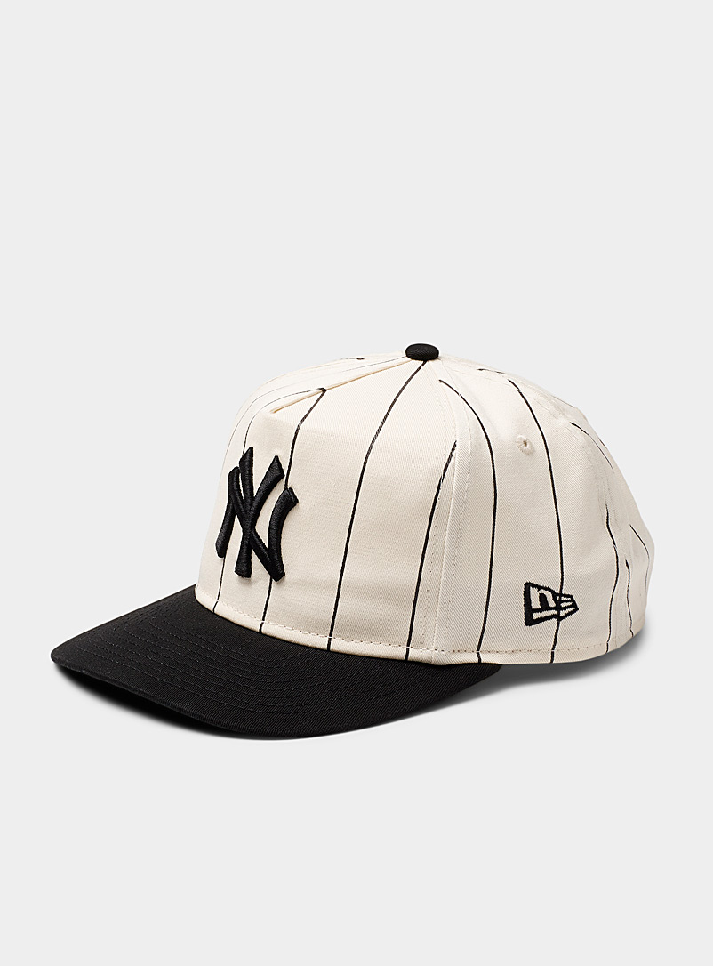 New Era Black Yankees baseball cap for men