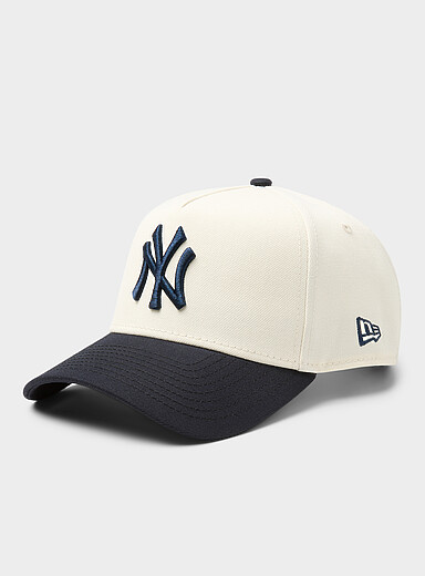 La casquette NY Yankees contraste